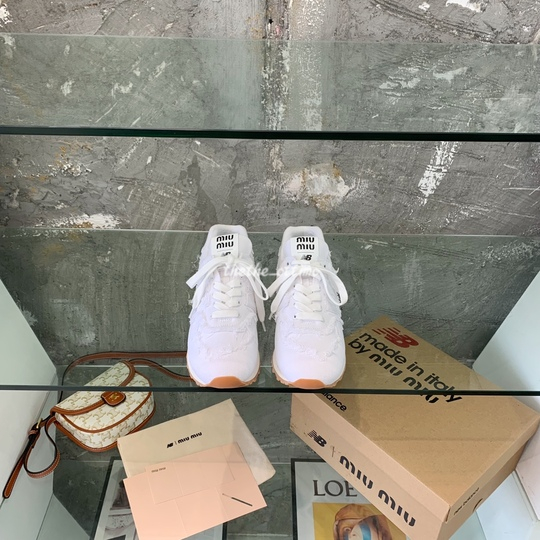 [MIUMI# X NEW BALANC#] 미우미우 X 뉴발란스 574