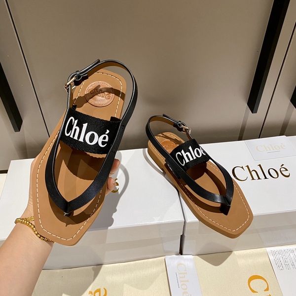 끌로에 우디 스트랩 샌들