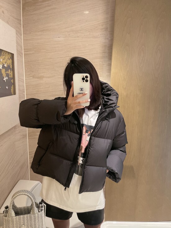 프라다 구스 크롭 후드 패딩